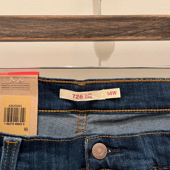 Levi's 726 Plus HR FLARE - Picture 6 of 6